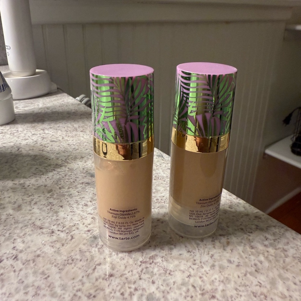 Tarte Foundcealer Multi-Tasking Foundation - Picture 2 of 4